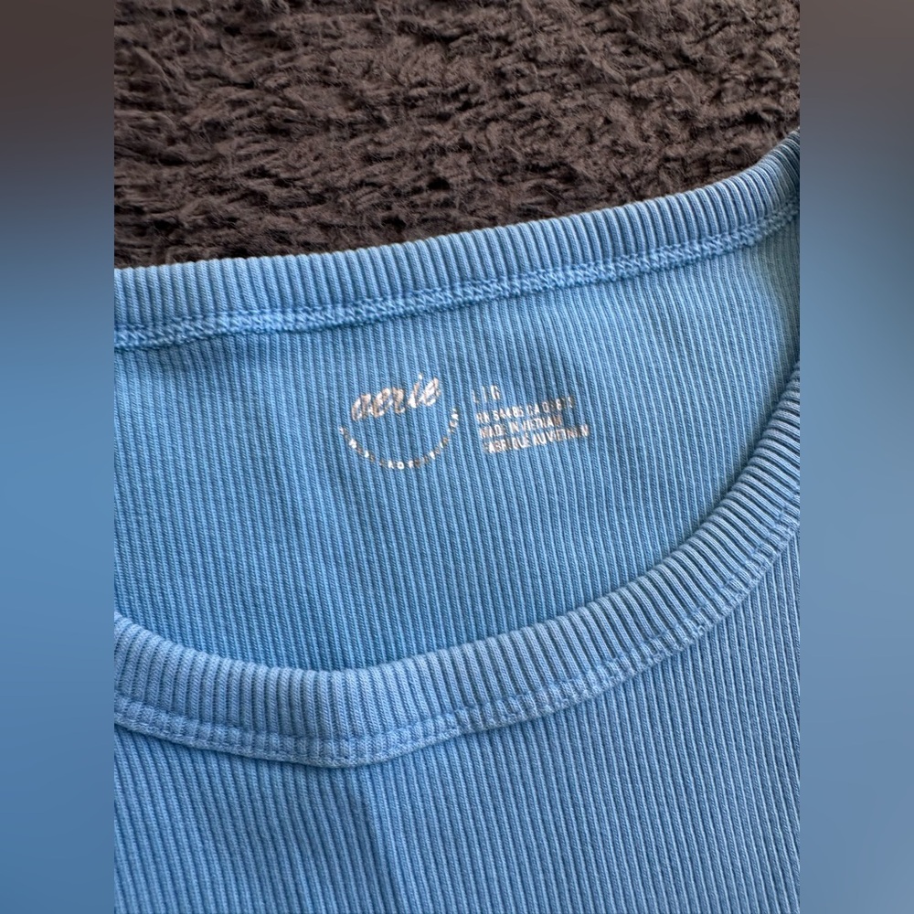 Aerie light blue size large tank - Picture 2 of 3